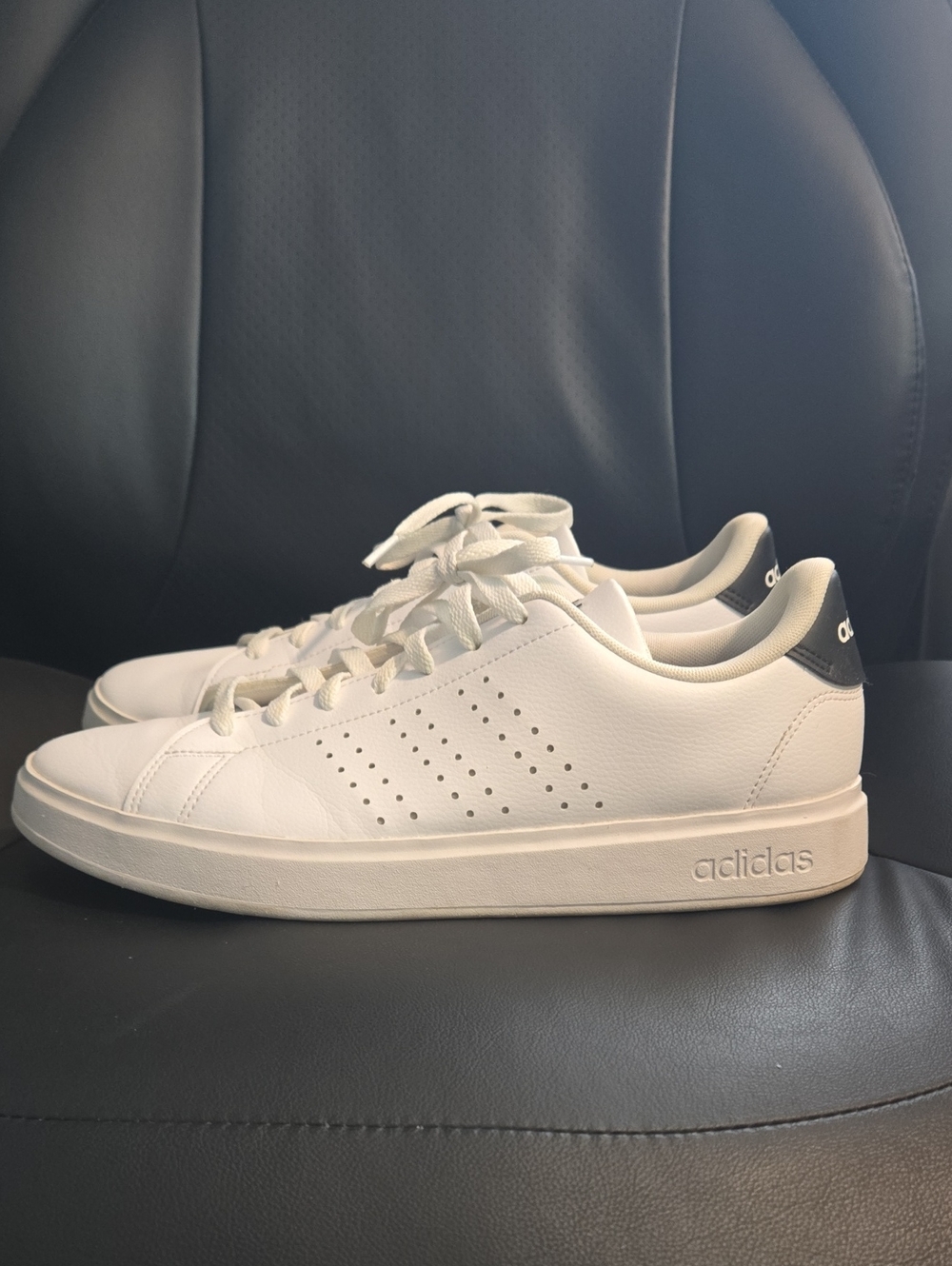 adidas Men's Advantage 2.0